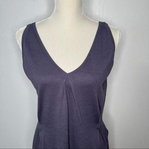 Sita Murt Gray Sleeveless Bamboo / Cotton Knitted v-neck Top - Picture 2 of 9